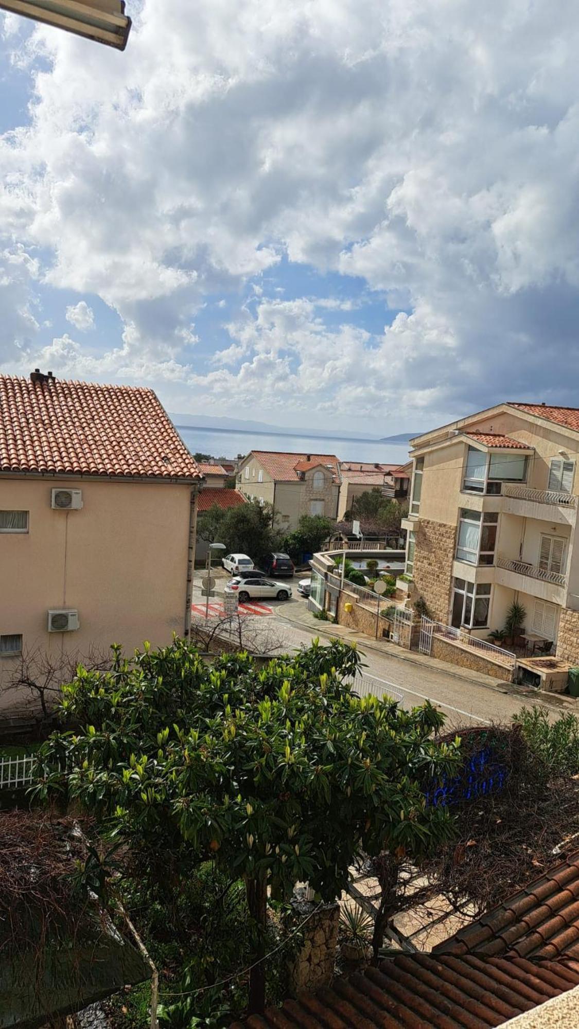 5 Apartment *